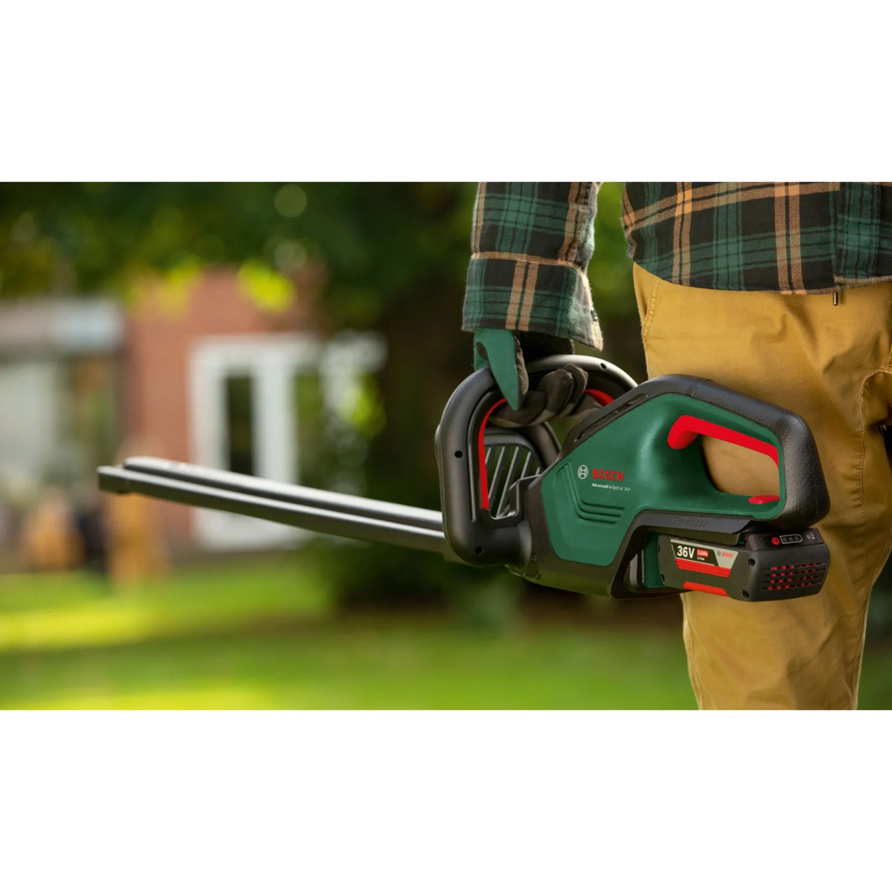 Clearance Bosch ADVANCED HÆKKEKLIPPER 65,0 CM MED BATTERI OG LADER