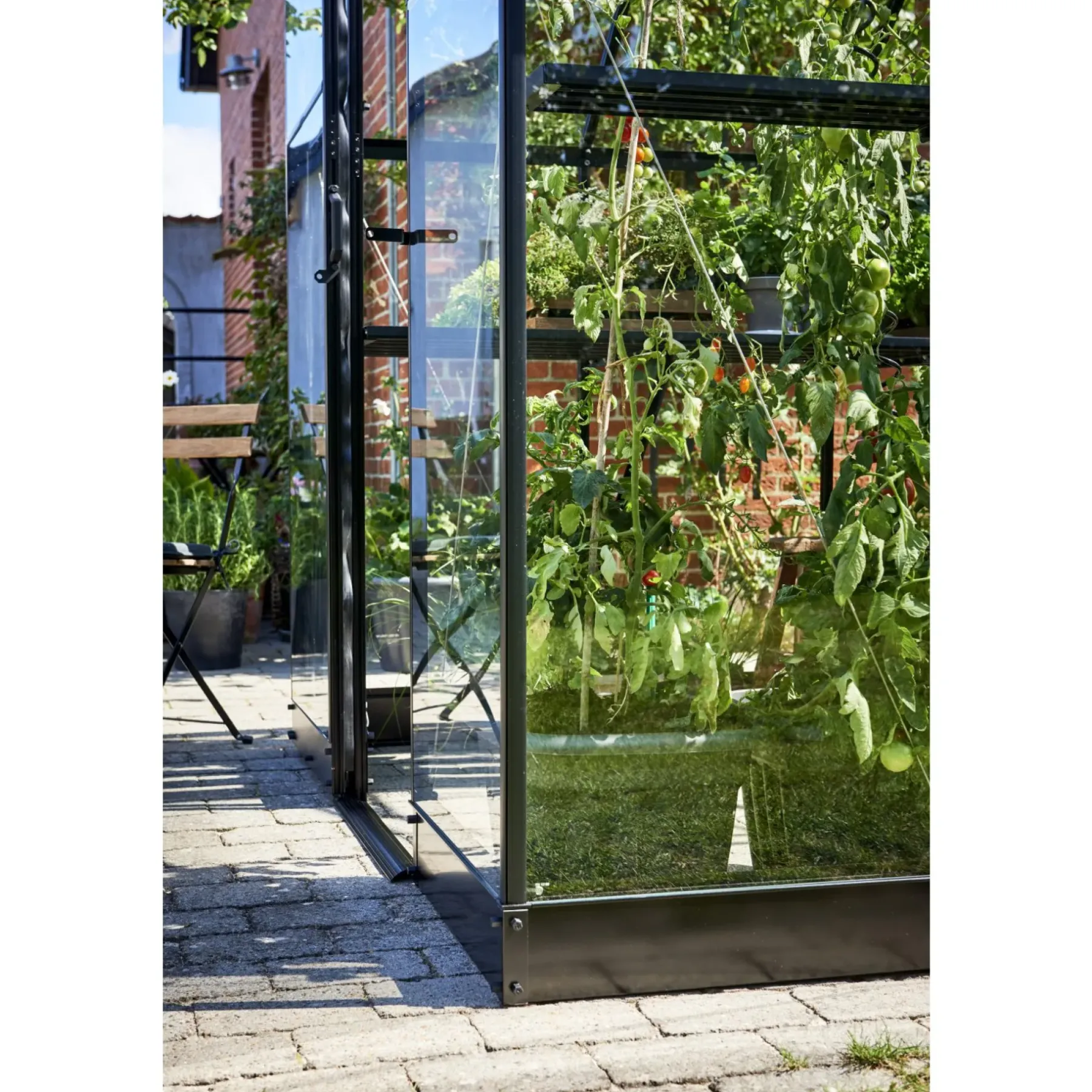 Halls QUBE 816 SOKKEL SORT 13 M²